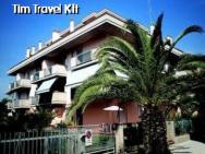 CONDOMINIO TROIANI