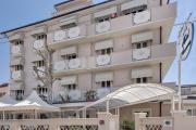 AZZURRA HOTEL***/MARINA DI PIETRASANTA
